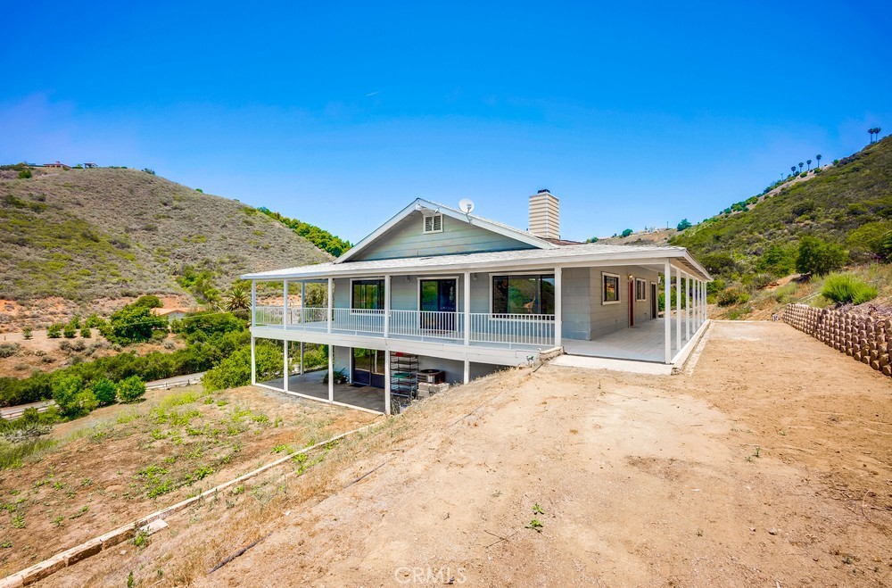 44196 La Cruz Drive
