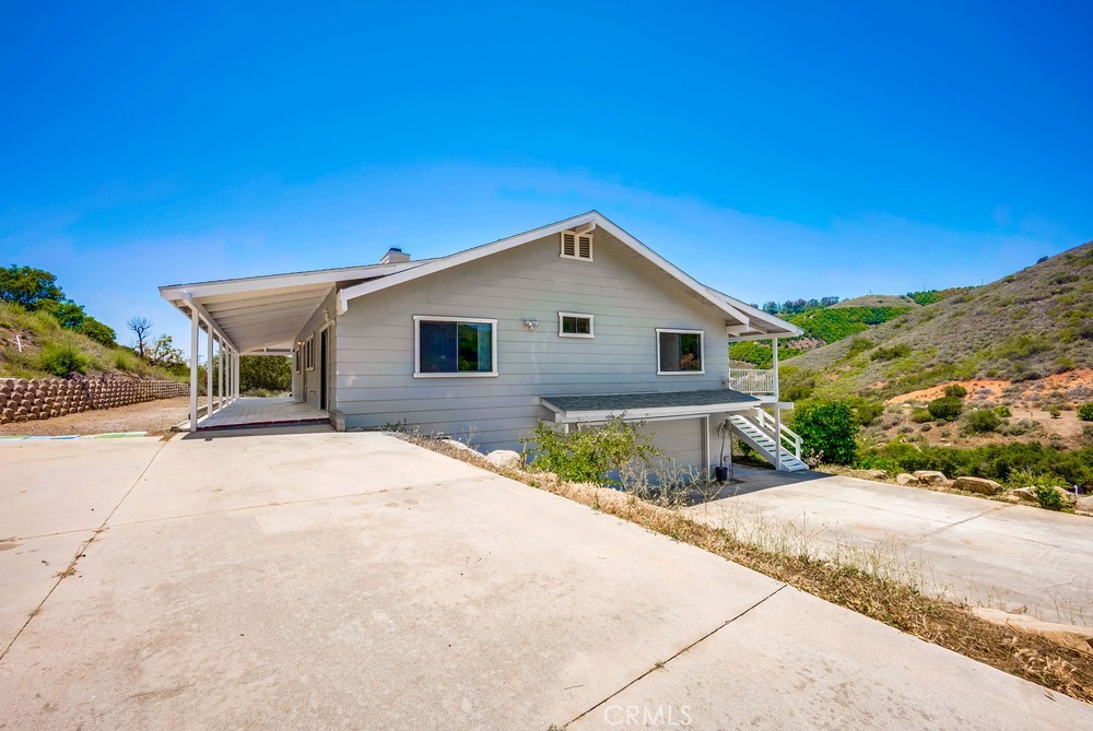 44196 La Cruz Drive