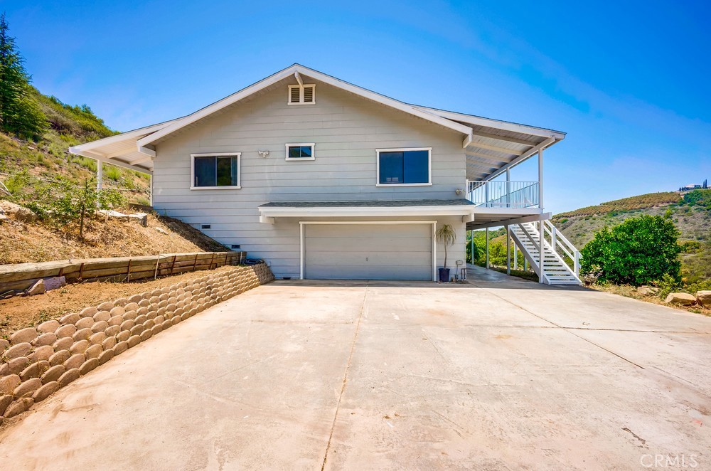 44196 La Cruz Drive