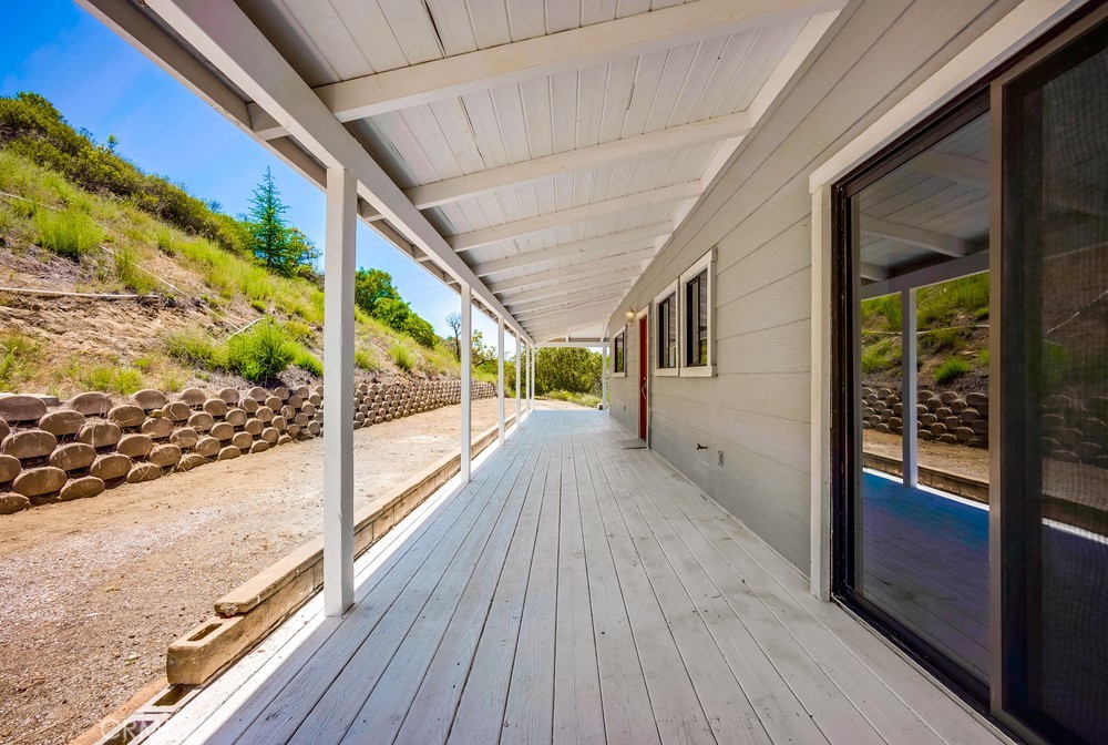 44196 La Cruz Drive