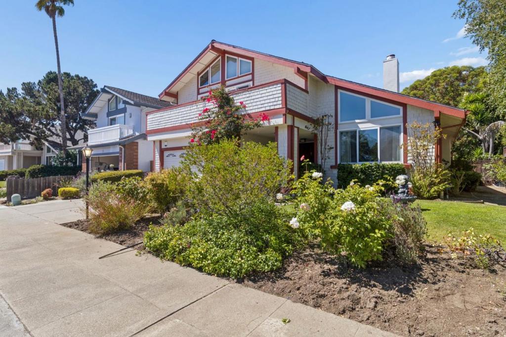 60 Beach Park Boulevard