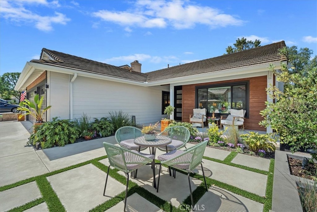 2873 Longspur Drive