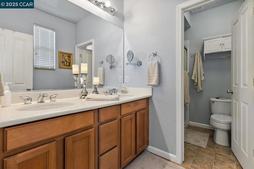 Pleasant Hill, California 94523, United States, 2 Bedrooms Bedrooms, ,3 BathroomsBathrooms,Residential,Active,158466