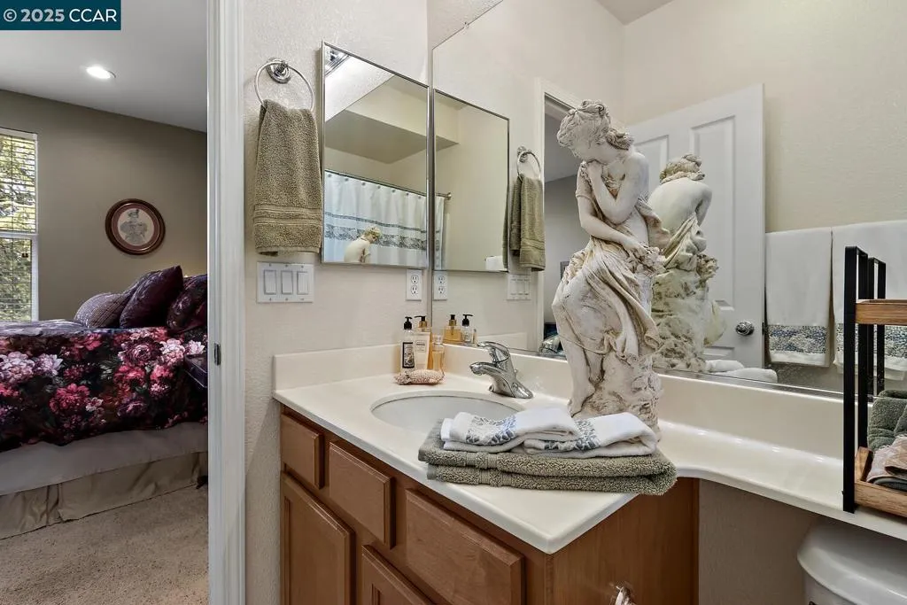 Pleasant Hill, California 94523, United States, 2 Bedrooms Bedrooms, ,3 BathroomsBathrooms,Residential,Active,158466