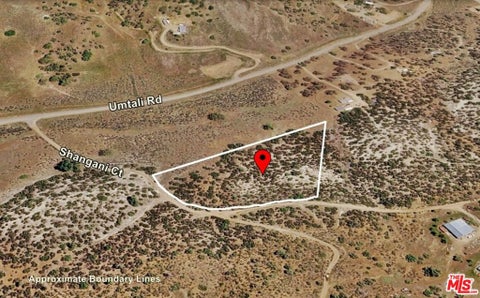 Photo of 0 SHANGANI Court, Tehachapi, CA 93561 (MLS # 26828697)