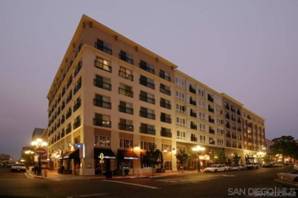 445 Island Ave 406