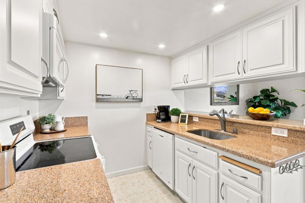 151 Buckingham Drive 204