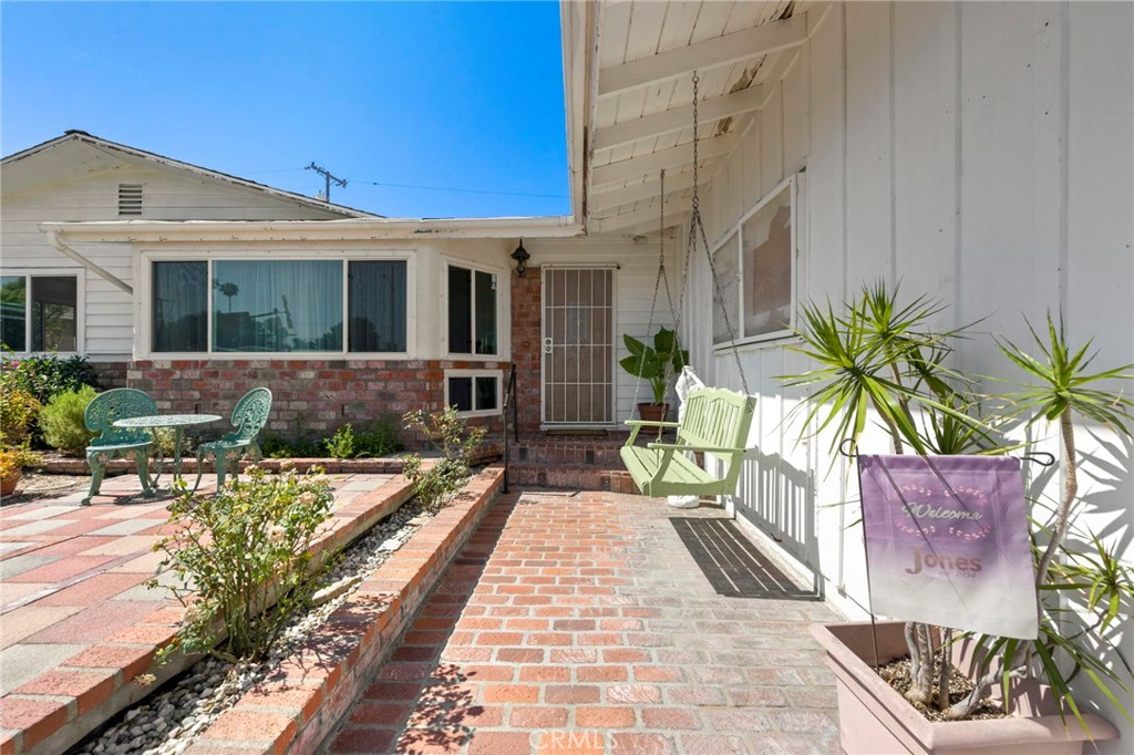 9802 Swallow Lane
