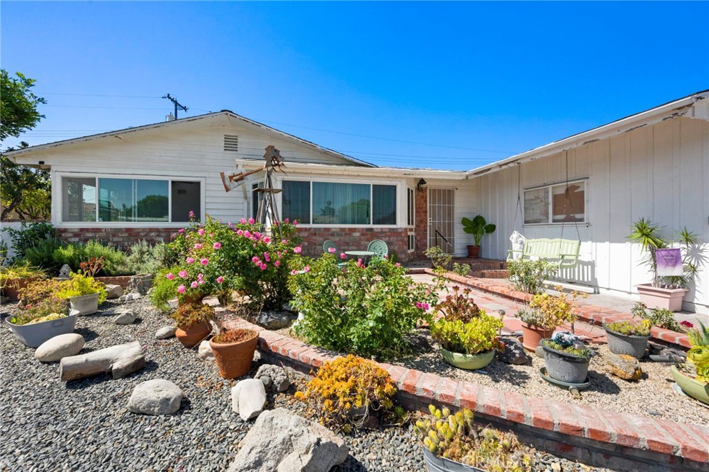 9802 Swallow Lane