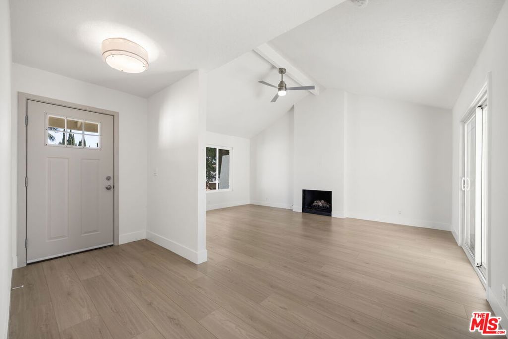 401 N Deerfield Street