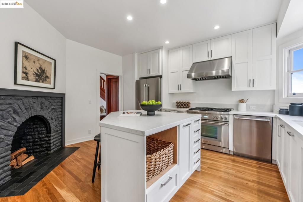BERKELEY HILLS - Residential
