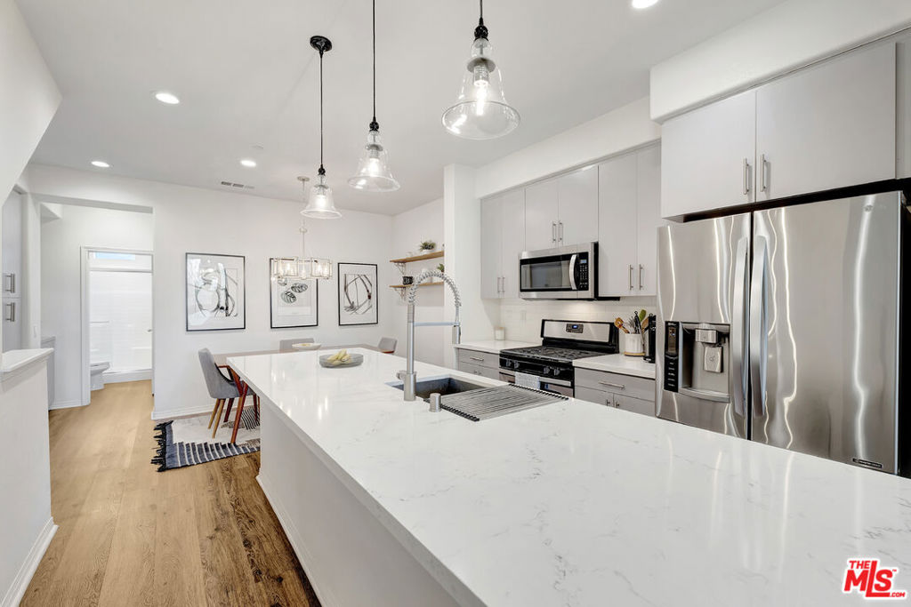 1580 W 1st Street 10