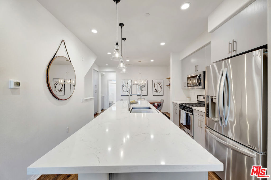 1580 W 1st Street 10