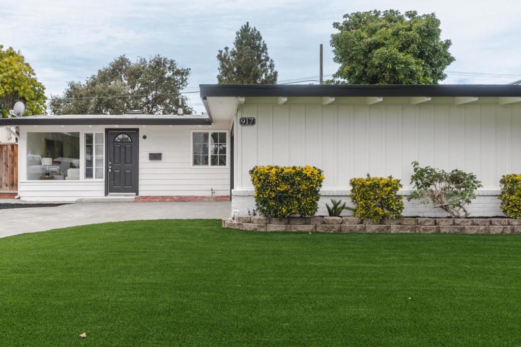 917 Blazingwood Drive