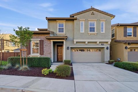 Photo of 28731 Vista Grande Drive, Hayward, CA 94544 (MLS # ML82040421)