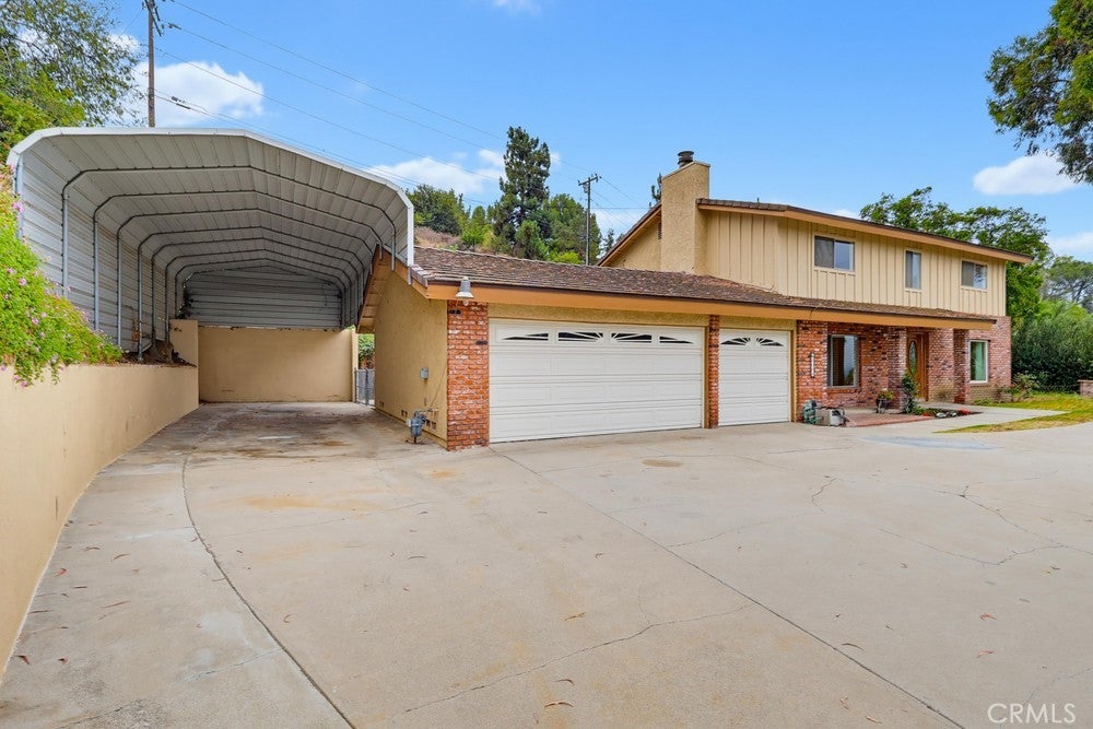 3146 E Los Cerillos Drive