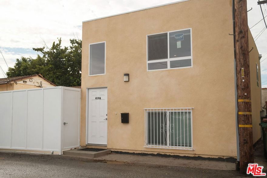 Welcome to this brand new two bedroom ADU located in the prestigious city of Beverly Hills. Designed with both comfort and style in mind, this residence offers its own private entrance and a spacious layout filled with natural light. The home is equipped with brand new appliances, including a modern kitchen that makes both cooking and entertaining a pleasure. For added convenience, you will find an in-unit washer and dryer, allowing for easy everyday living. Perfectly situated in one of the most desirable neighborhoods in Los Angeles, this property combines the privacy of a standalone home with the benefits of a central location close to world-class dining, shopping, and entertainment.