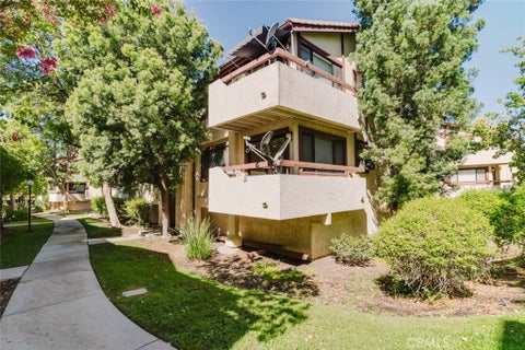Photo of 18185 W Sundowner Way #837, Canyon Country, CA 91387 (MLS # SR26170866)