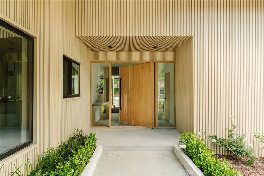 Properties 2 18155 Lake Encino Drive
