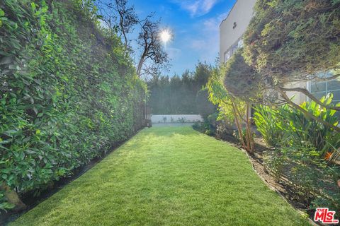 Photo of 743 N Las Palmas Avenue, Los Angeles, CA 90038 (MLS # 26643737)