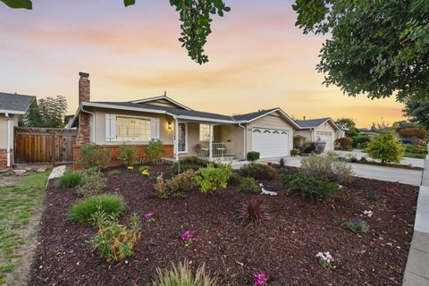 Photo of 1060 Weyburn Lane, San Jose, CA 95129 (MLS # ML82025487)