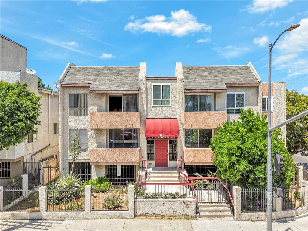 A fantastic opportunity to build equity in a growing area! Incredible cosmetic fixer value in the Heart of the San Fernando Valley! Don’t miss one of the lowest-priced condos in the Valley—This front-facing unit in Van Nuys is full of potential and ideal for first-time homebuyers or savvy buy-and-hold investors.
Enjoy a private balcony, abundant natural light, and a functional layout ready for your personal touch. Located just minutes from major freeways, this condo offers unmatched convenience for commuters.
Additional highlights include: Low HOA, Gated garage with 2+ tandem assigned parking spaces, secure, controlled access, a fantastic opportunity to build equity or grow your portfolio
This is a rare find at this price point. Schedule your private showing today