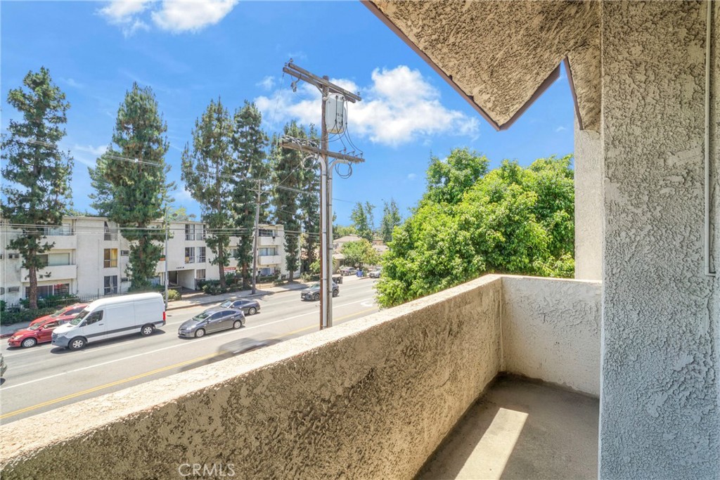 13903 Sherman Way 8