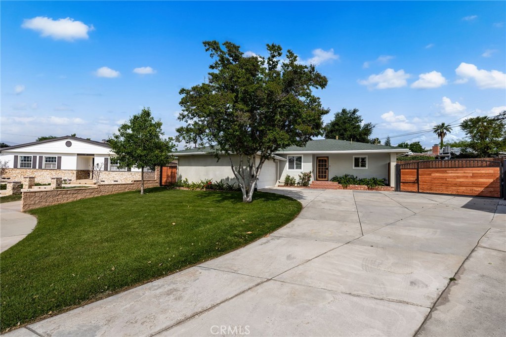 727 Esther Way