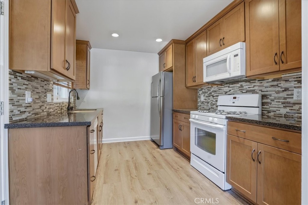 PROPERTIES 87 E Foothill