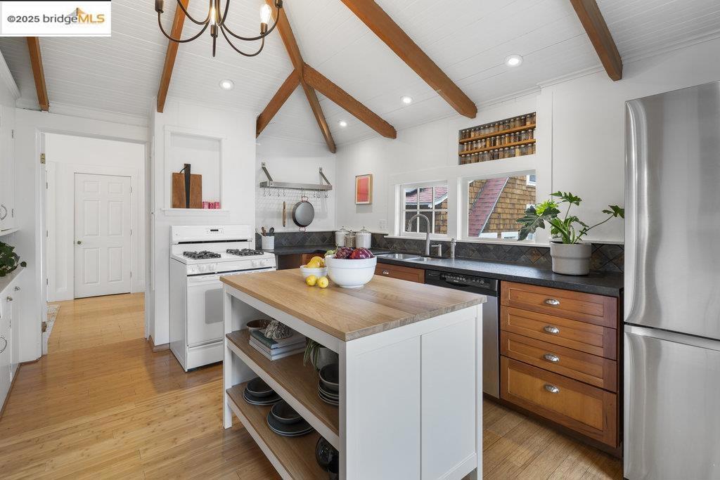 ELMWOOD - Residential