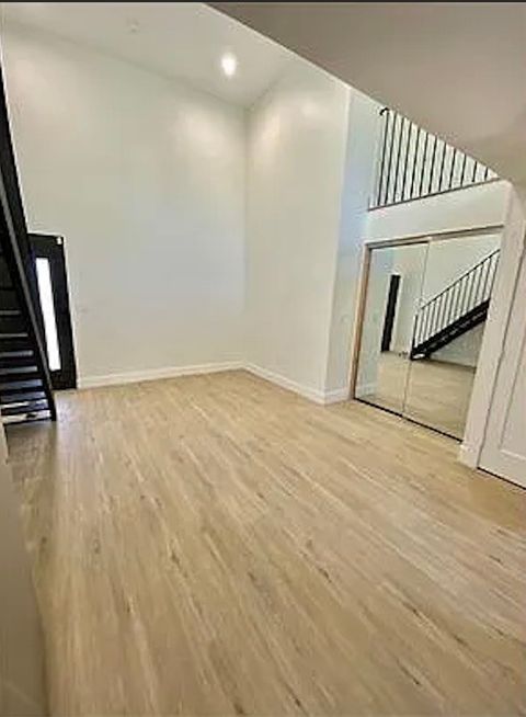 Photo of 18701 Sunburst St, Northridge, CA 91324 (MLS # SR26042801)