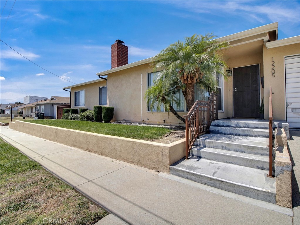 12205 S Halldale