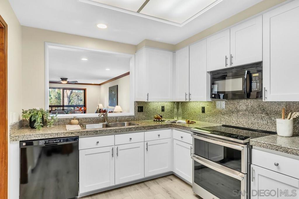 8870 Villa La Jolla Dr 205