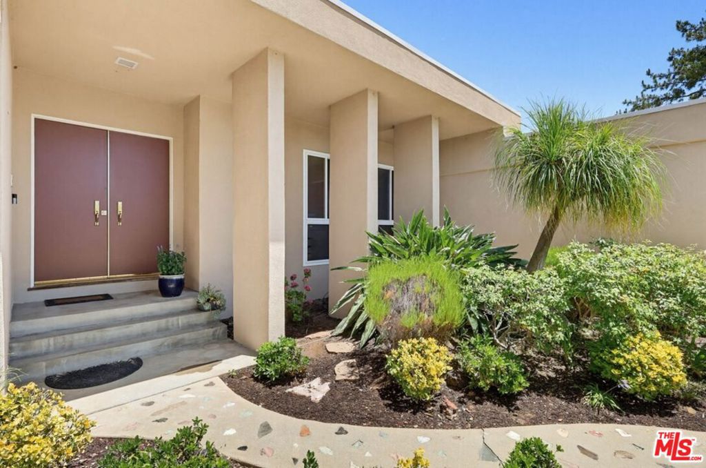 991 Montgomery Court
