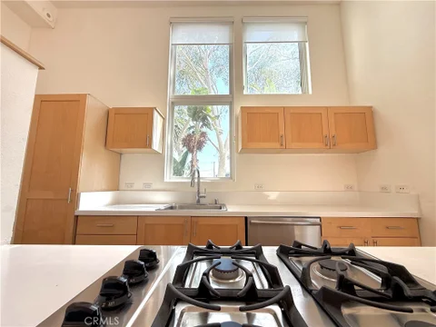 MLS: OC26183042