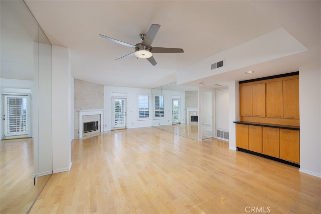 2604 E 20th Street 305