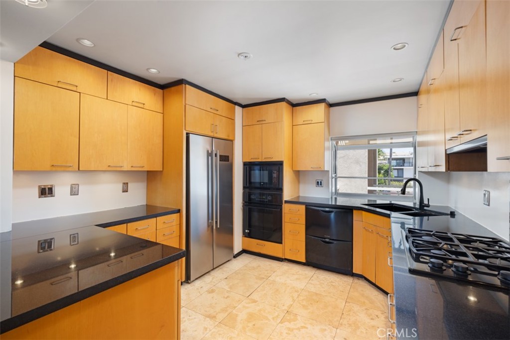 2604 E 20th Street 305