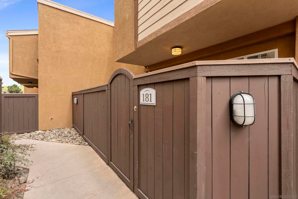 5252 Balboa Arms 181