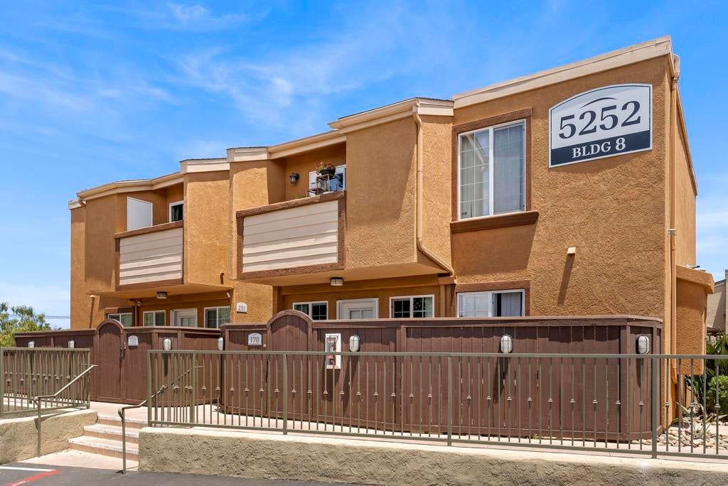 5252 Balboa Arms 181