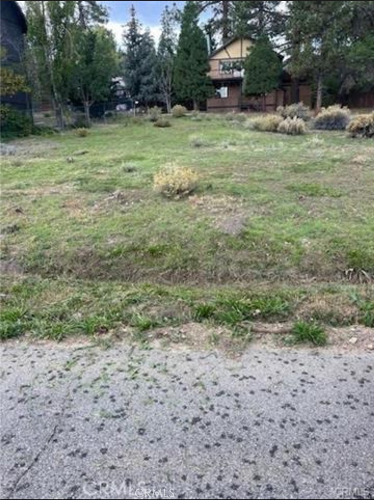 Beautiful piece of land in a beautiful neighborhood with great views!