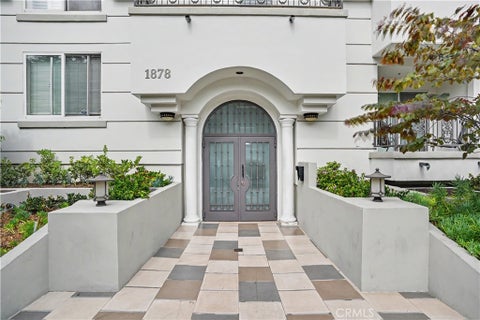 Photo of 1878 Greenfield Avenue #204, Los Angeles, CA 90025 (MLS # OC26192162)