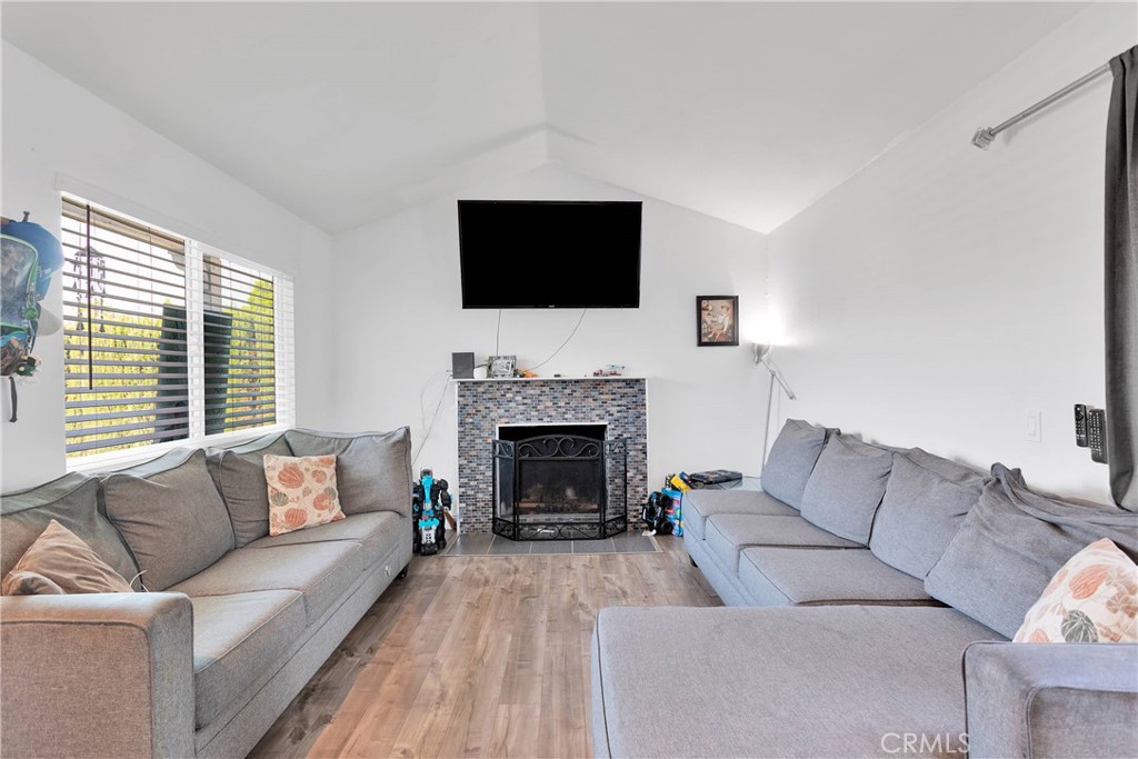 1907 Clear Creek Lane