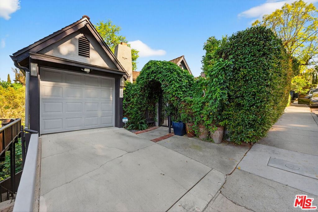 2368 Lake View Avenue