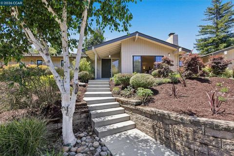 Photo of 128 Corliss Dr DR, Moraga, CA 94556 (MLS # 41134736)
