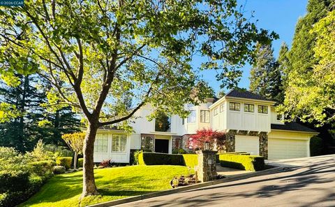 Photo of 4249 Golden Oak Ct, Danville, CA 94506 (MLS # 41133510)