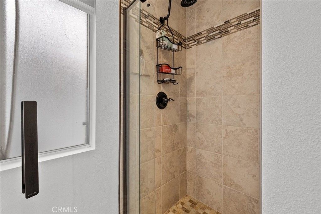 listing image 130725695139193581200