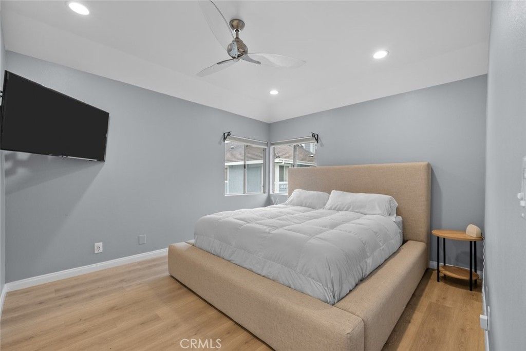 listing image 130723810368571349433