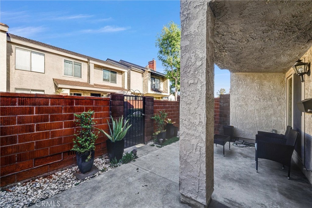 943 W Lamark Lane