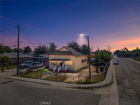 Photo of 345 Combs Ave, Arvin, CA 93203 (MLS # SR25244443) Photo of 345 Combs Ave, Arvin, CA 93203 (MLS # SR25244443)