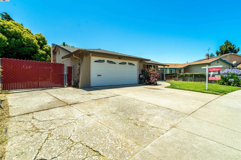 34505 Salinas Pl